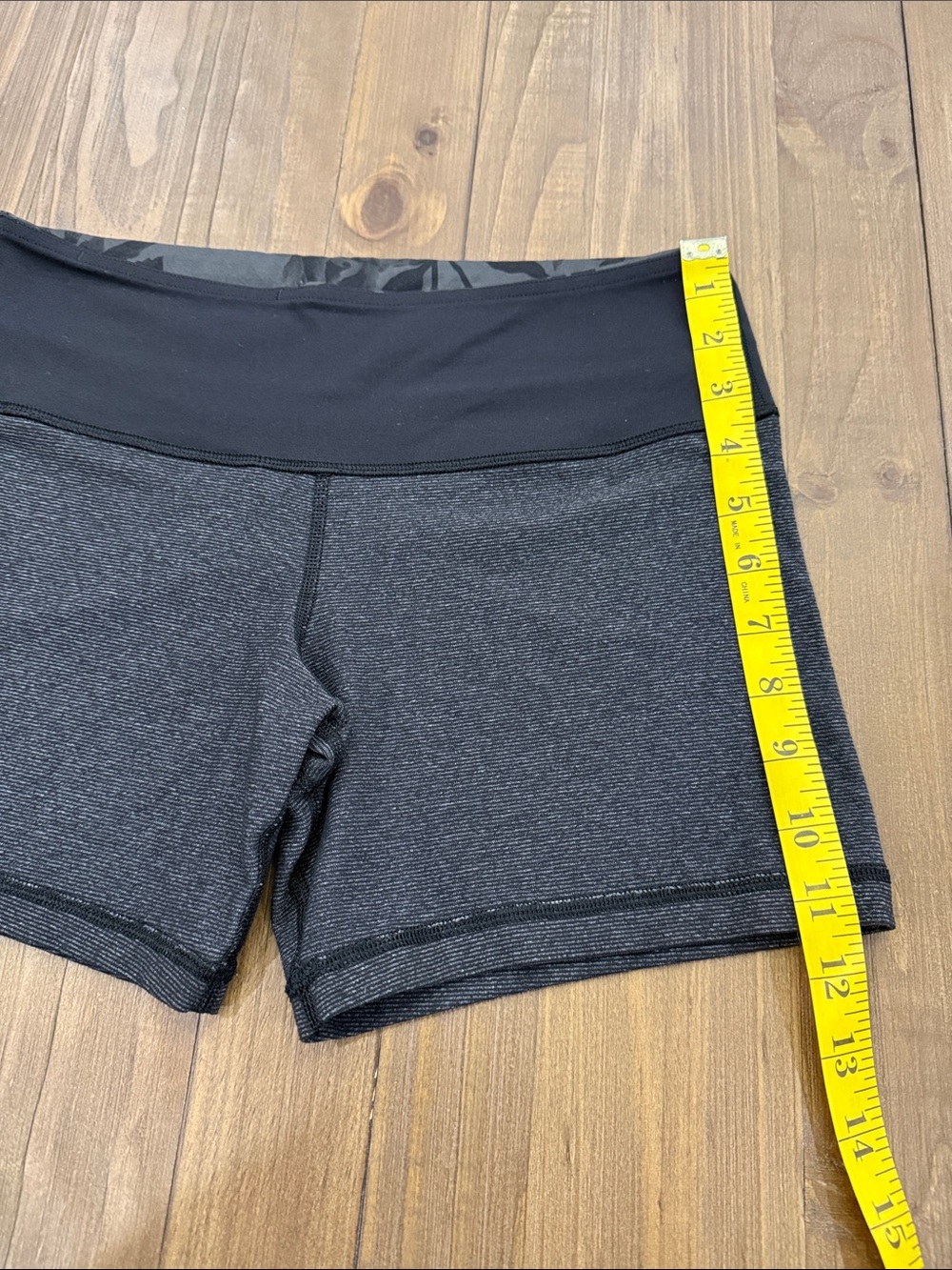 Lululemon Reverse Groove Short (Regular) - Picture 5 of 11